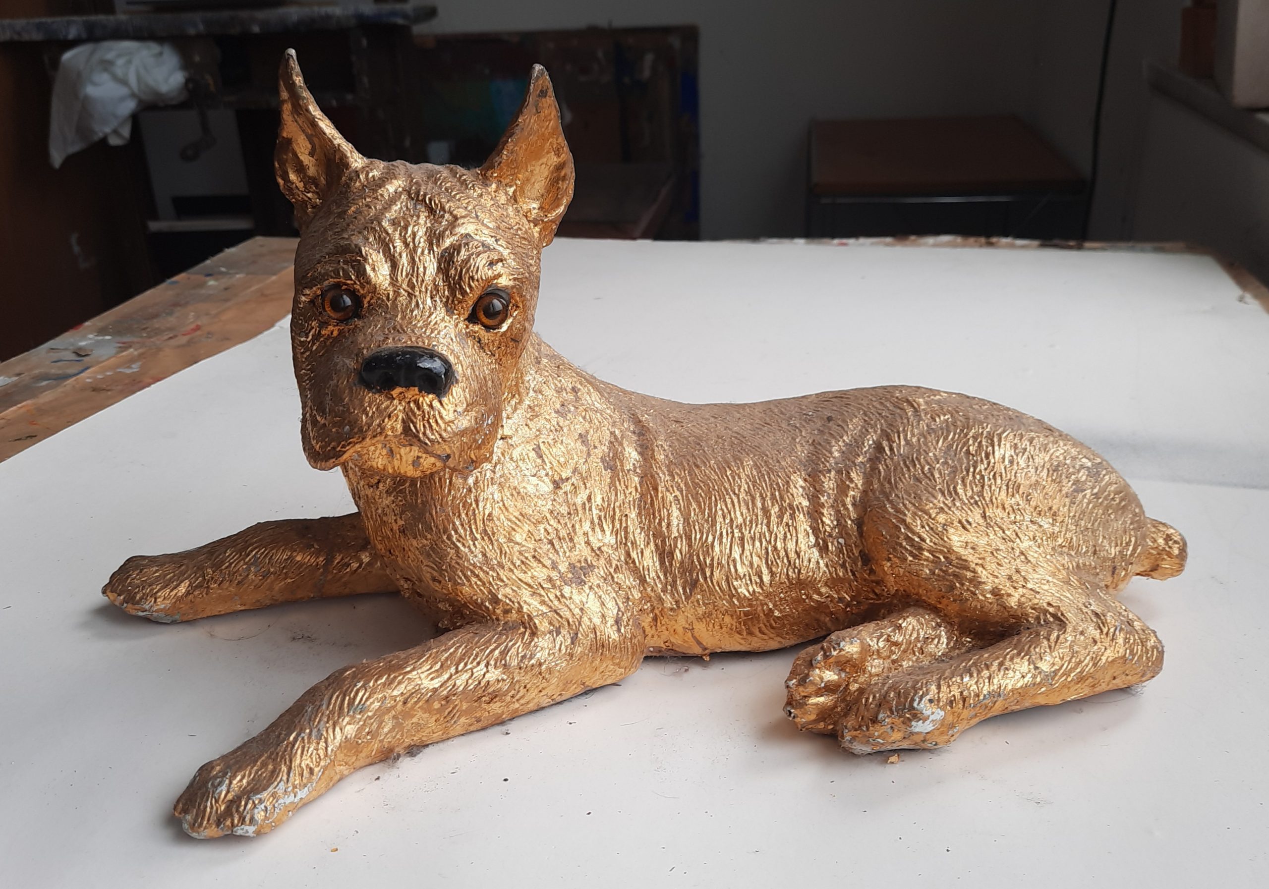 Goldene Hund Skulptur